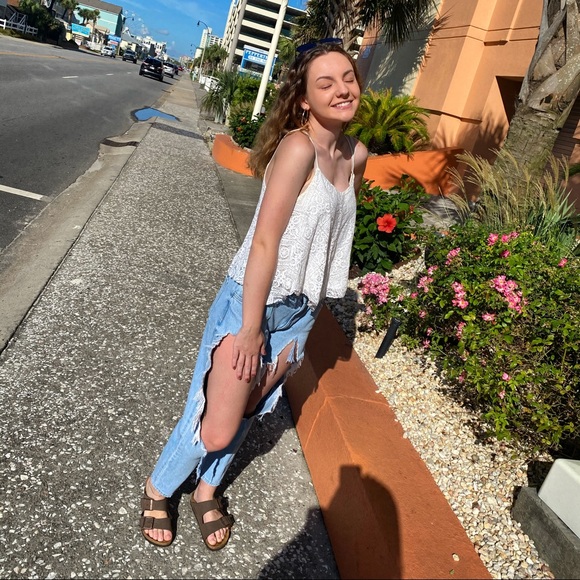 Meet your Posher, Anna - Picture 2 of 3